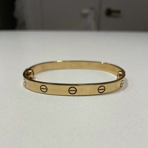 18k Yellow gold love bracelet